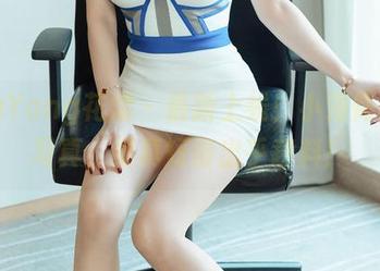 HuaYang花漾 - 最新上线！小海臀短裙写真，果真短得出乎意料！