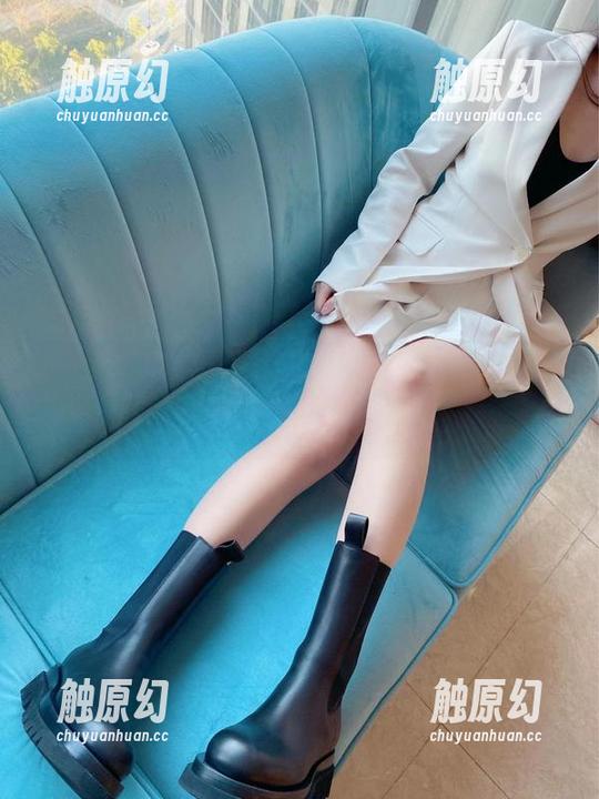 July芝岚 微密圈 - July芝岚晒出的黑色绑带,原图和我想象的不太一样,嘻嘻。