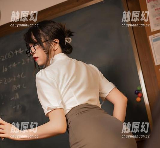 Leah梓未 当修女变得“堕落”,难以抗拒的Leah梓未图包静静向你招手。