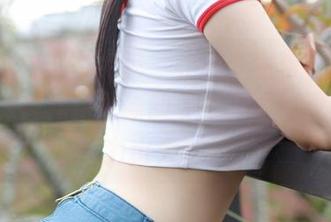 MFStar模范学院 - 作为忠实粉，看到Baileys香儿新更新的《女王》，我感到压力山大啊！