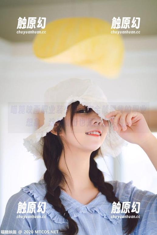喵糖映画职业装少女，完全颠覆我的职业想象，这种装扮也是蛮上头的。