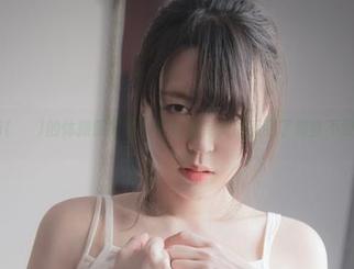 这组Mozzi(모찌)的体操服写真，图包里完美捕捉到了那些不经意的魅力。