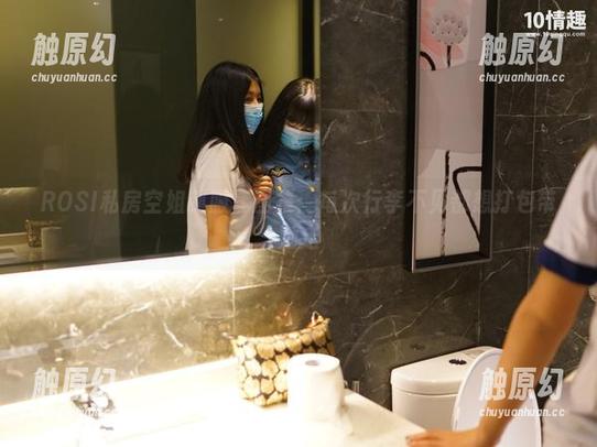 ROSI私房空姐制服套图集：每次行李不见都想打包带她走