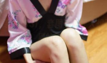 专用泳装+ROSI，套图美得让人想不起来别的事！