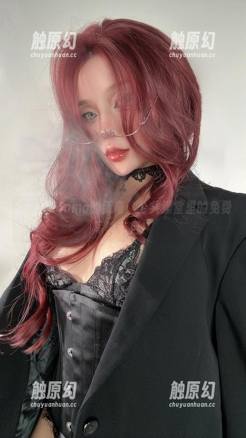 Sayo Momo的新奇：公共澡堂里的免费写真节目！