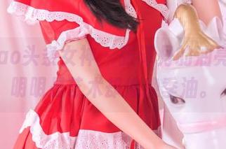 TouTiao头条女神 - 张译丹的油亮写真，明明是艺术却像换季油。