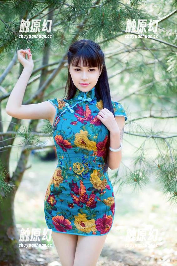 TuiGirl推女郎 - 何何夕那叫个可爱，定制的图集也未免太过诱人了吧？