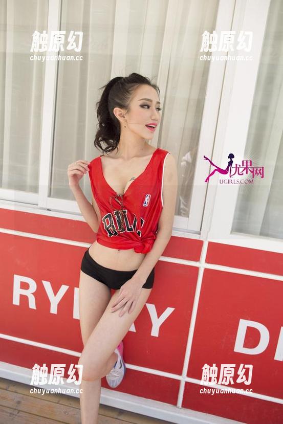 UGirls尤果网-张栩菲 UGirls尤果网 - 你见过张栩菲在高清图集里穿牛仔裤吗?那气氛,令人费解啊!