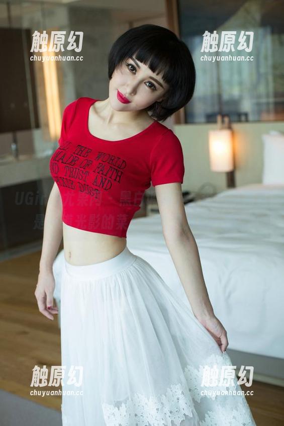 UGirls尤果网 - 黑白调调下，李思宁简直是一道光影的菜，一生只为这一瞥。