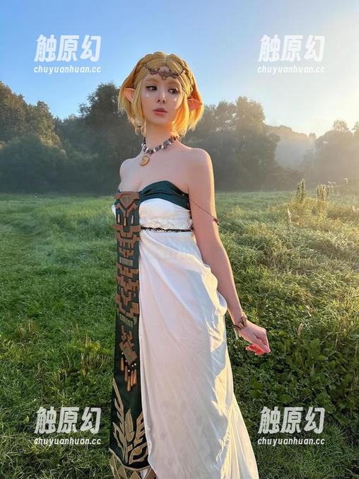 新周刊来啦！Vinnegal的美腿实在是太美，呼之欲出的四十度角！