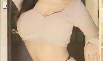 Xiuren秀人网 - Luffy菲菲和她的制服写真：找到了那个藏在角落里的回忆