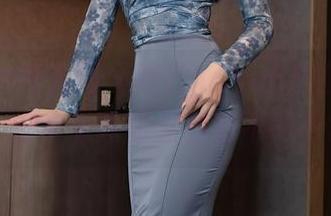 Xiuren秀人网 - 在lingyu69的办公室，定制写真显露出的不同寻常