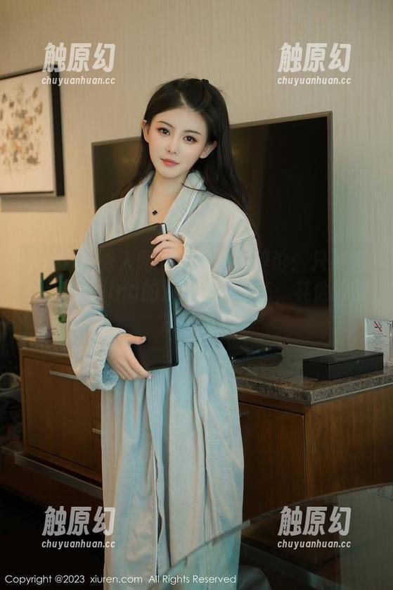 Xiuren秀人网 - 洲边小店理论：只要兜豆靓Youlina的海边写真集在，其他的都是飘的！