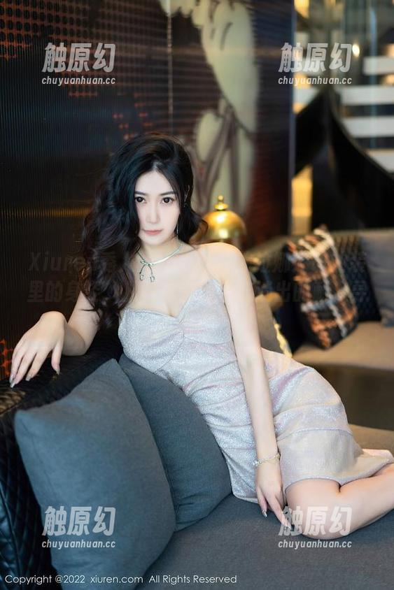 Xiuren秀人网 - 说说曼苏拉娜：职业装里的身姿，从写真资源中流淌出的耐人寻味。