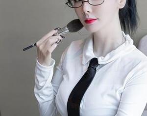 Xiuren秀人网 - 图集：童千艺cara在浴室的轻盈瞬间，我在想她的那种神情