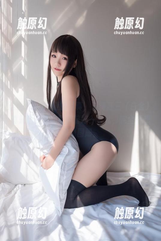 这位Yoko宅夏的写真，时崎狂三（白金）真是让我停在屏幕前好一会儿，完全不想滑动图册。