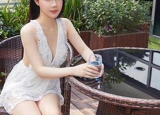 YouMi尤蜜荟 - 合法萝莉的最新写真，让你想养一头奶牛还是一个萌妹？