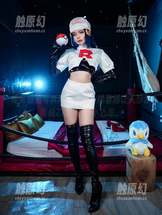 邻家姐姐写真再度更新，越看越让人静静围绕ZinieQ的小心思。