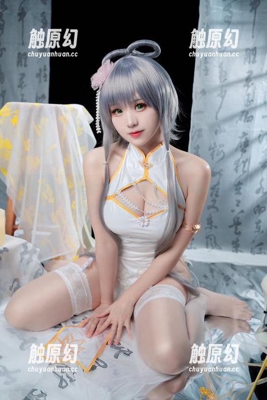 miko酱ww的户外写真集，草地上打滚好玩的资源等你来拿！
