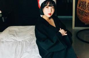 yeeun孙乐乐的办公室女孩写真合集：放假时的不务正业