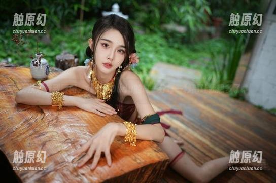 从泳装到原图，余多多Dudu的每一分每一秒都让我想多了。