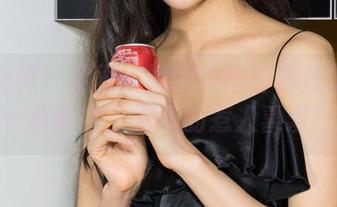 克拉女神 - 孟君：她的甜心写真像是原图一样真实，满满的惹人喜爱！