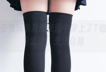 凌波在兔玩映画的美图中穿上了T恤，我只能说，无法自拔
