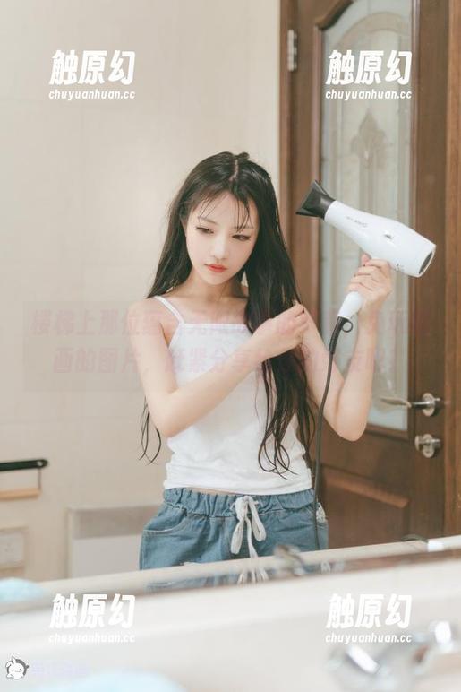 楼梯上那位蕴含无限故事的萝莉，兔玩映画的图片，赶紧分享给你的好友吧！
