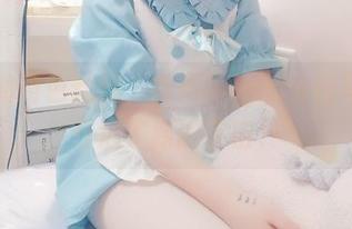 热裤加肉色丝腿，古川kagura在写真界开启了新的宇宙！