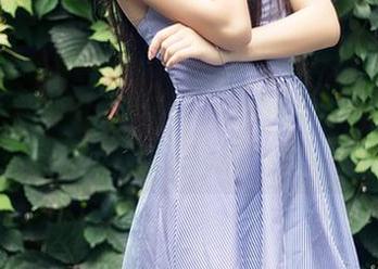 头条女神 - 告别传统，艾小青的无圣光厨娘图包真让人眼前一亮！