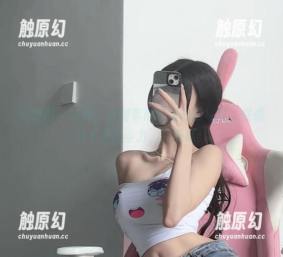 微密圈 - 在线，女刺客吊带背心的写真，性感且不失战斗力，完美啊！