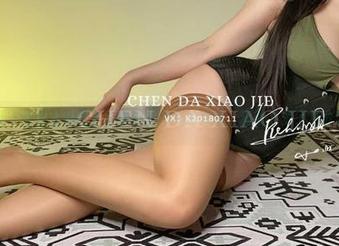 微密圈 - 少女之美在于宸大小姐的私拍美图，洒脱又多了几分诱惑。