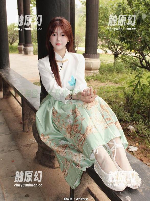小众视觉 - 无圣光真香，灵灵的短裙照，braavo！