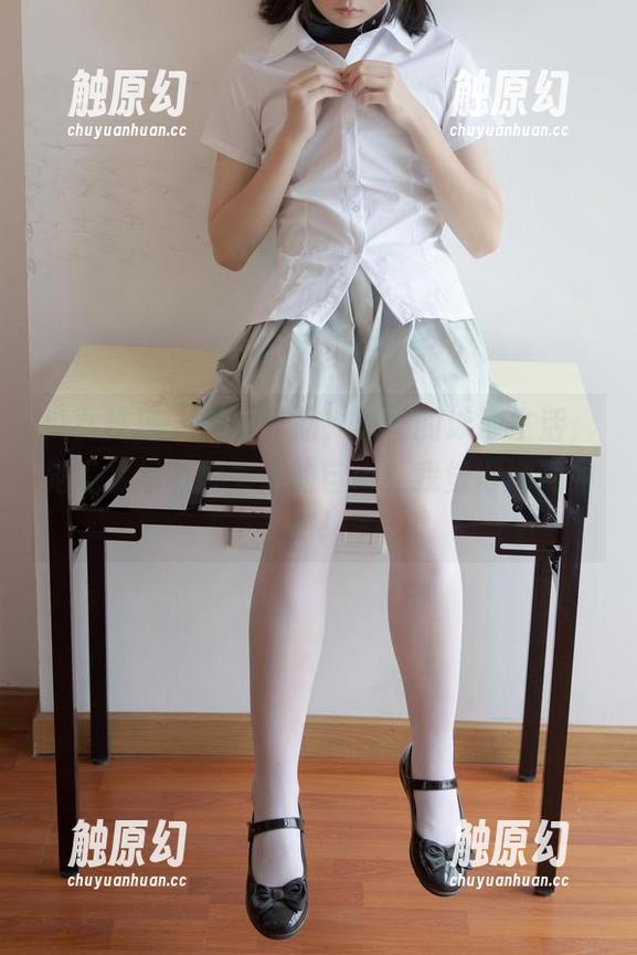 少女秩序 - 最新作品，乐栀的泳池生活，她说水里有种失重的自由？我觉得她说的对！