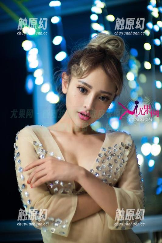 尤果网 - 刚刚拍好的小欧皮衣原图，下载之后记得给我留个小样儿！