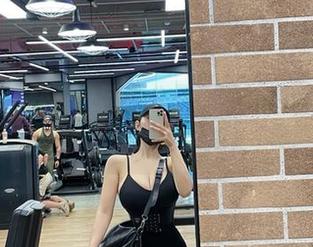 微密圈 - 快来一睹左公子666的美腿，信我，套图刷新认知！