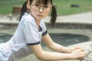 通行证？不不不，幼水铃衣的礼服不差那点费用，给我个原图就开心了！
