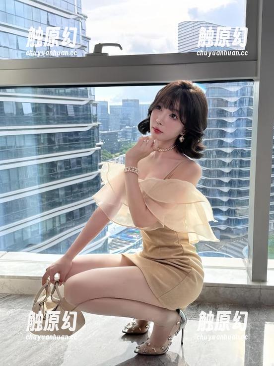 微密圈 - 千呼万唤！徐莉芝图集更新，玲珑身姿着实让人脑洞大开！
