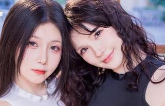 末夜787白丝合集来了，仿佛是在说：看，这才是真正的‘粉丝’！