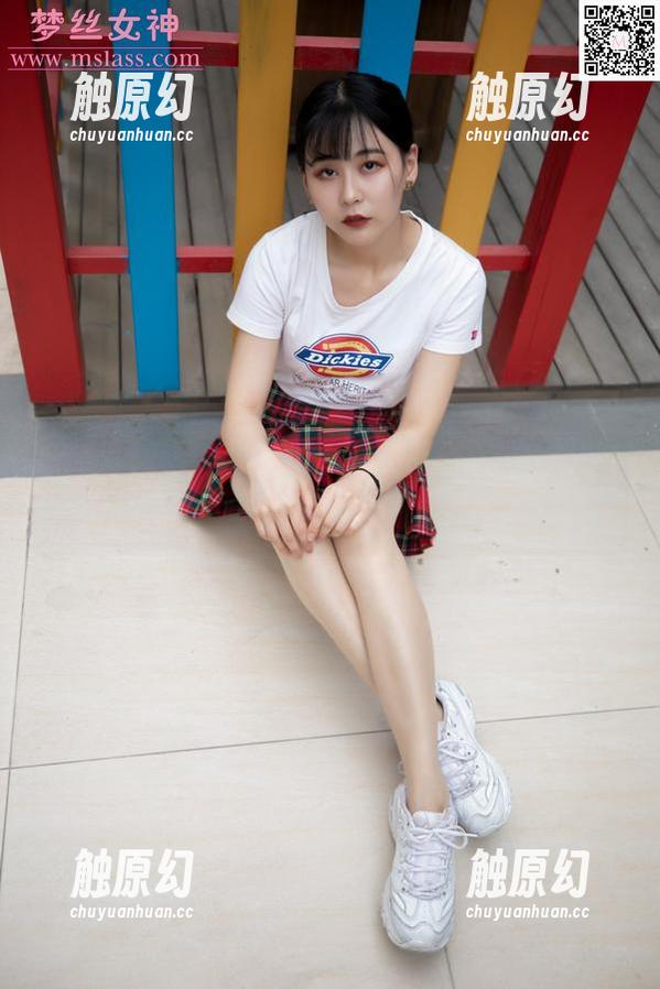 梦丝女神-玥玥 梦丝女神 - 女侠之剑:玥玥原图展现出随性而皎洁的松弛感。