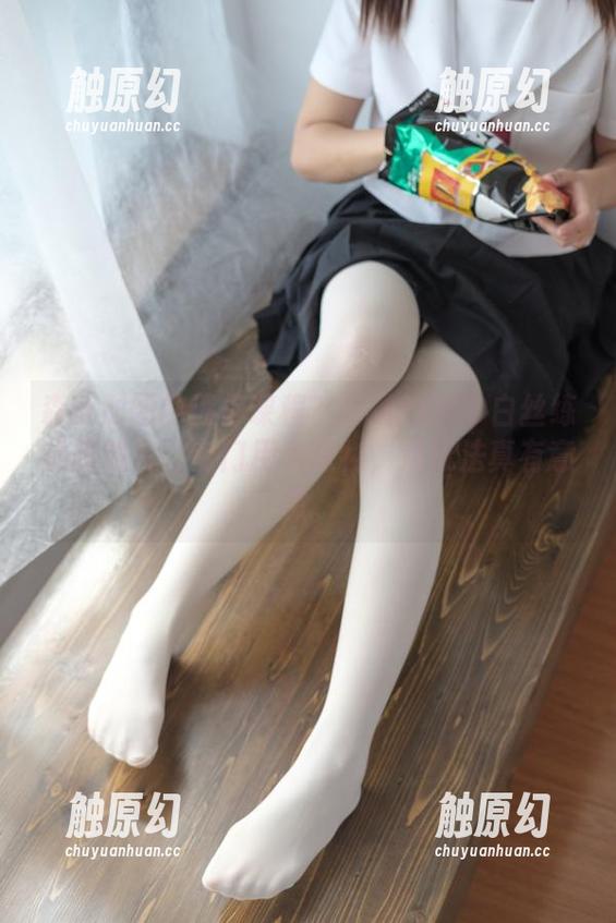 森萝财团 森萝财团的迷你课程?免费的50D白丝练功服照片,专门用来踩物,这玩法真有意思。