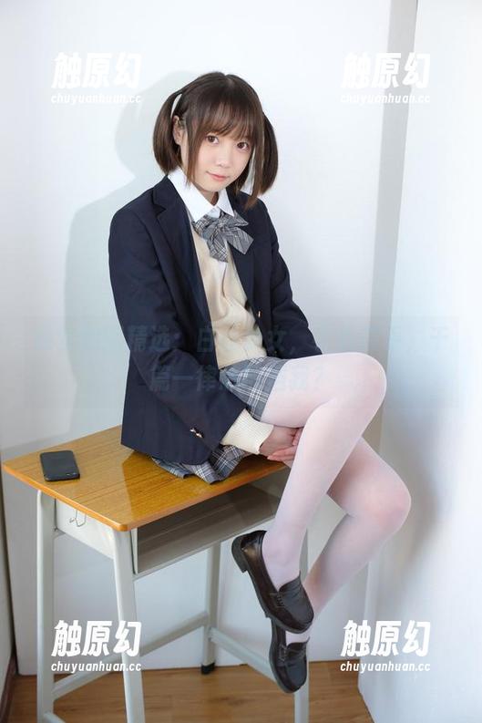 森萝财团精选：白丝少女，手机在手，千篇一律怎能挡我？