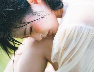 清水由乃，带你看成图文互怼的洛丽塔秀