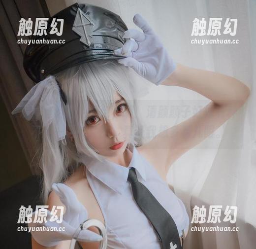 观看这组黑色图包，啊！清颜颜子好像有种不屑一顾的冷酷，真让我想多看几眼。