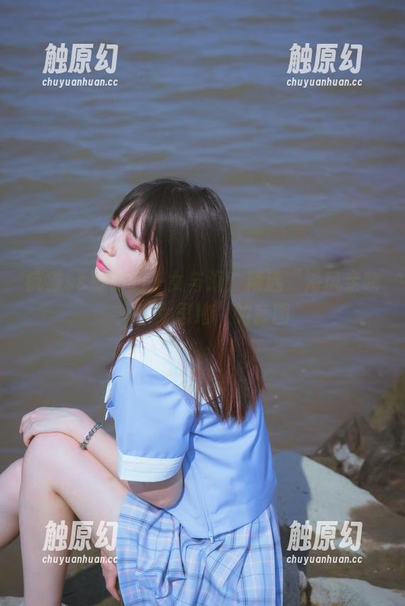 疯猫ss赞助的少女与海：精选“海风亲吻，少女思绪”的套图