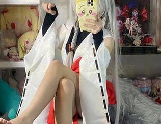 精选不简单，白栎Shirly的写真藏着蔚蓝和黑见茜香香的诗意