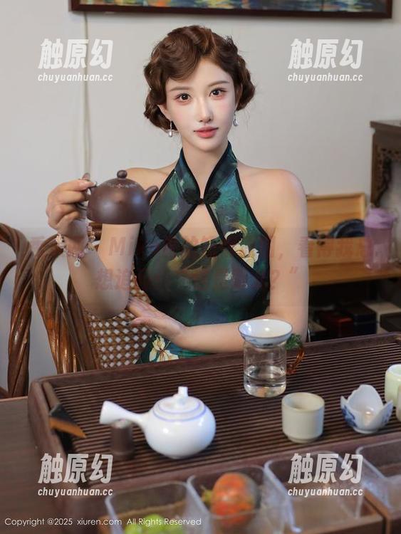 秀人网 - Miko酱的短裤原图，看得我总想追问：“这是哪儿？”