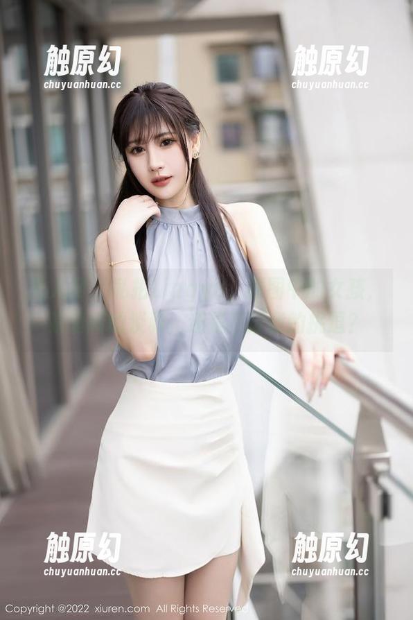 秀人网 - 私拍Lingyu，原图中的女孩，是清新的淡雅，还是不经意的挑逗？