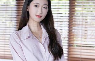 秀人网 - 花嫁美图？俞夕梦的作品让人想人鱼公主，穿个婚纱也能游得那么自如。
