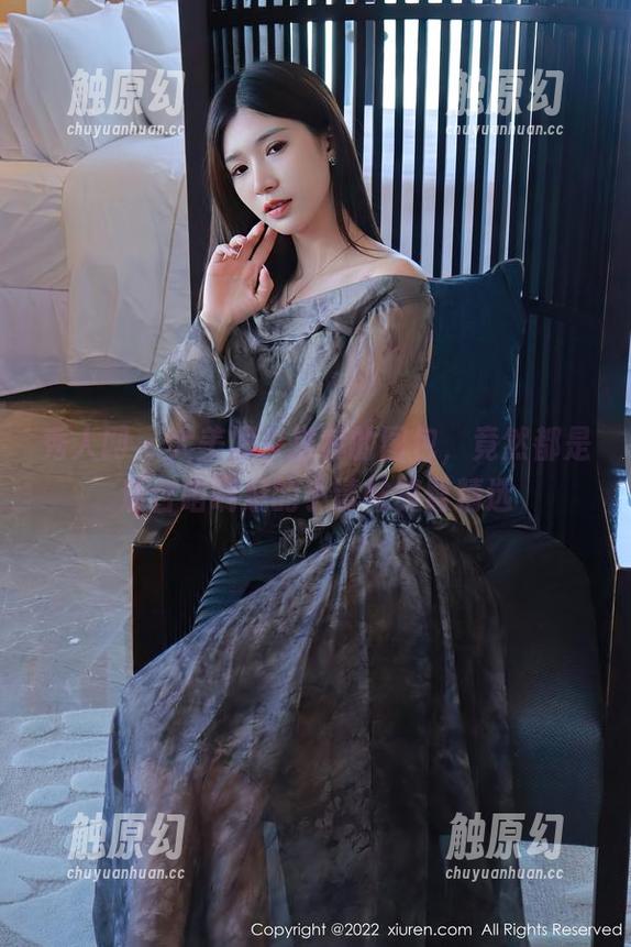 秀人网 - 大美媚京推荐的图包，竟然都是适合咱喘息的小请帖美臀精选